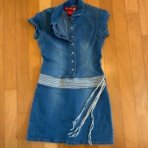 Casual Blue Denim Midi Dress with Striped Waist Tie Accent